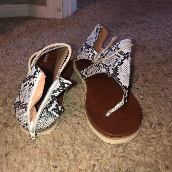 Snake Print Sandals - Picture 3 of 5
